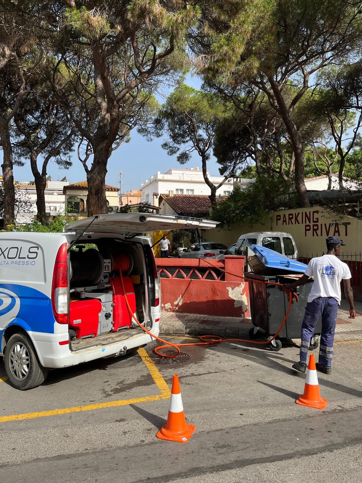 Servicio de desatascos en vía pública con furgoneta equipada en Sant Feliu de Guíxols y alrededores